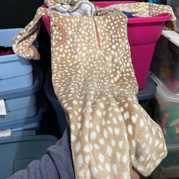 🔥 2/$25 - Fuzzy reindeer onesie - Picture 2 of 4
